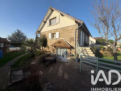 Apartment in Mennecy (91540)