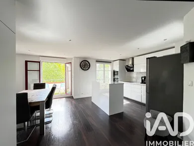 Apartment in Noisy-le-Grand (93160)