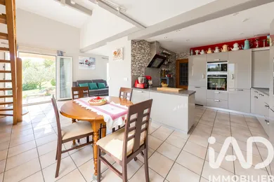 Park home in La Motte-d'Aigues (84240)