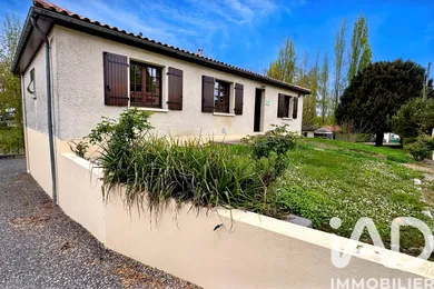 House in Roullet-Saint-Estèphe (16440)