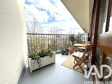 Apartment in Le Chesnay (78150)