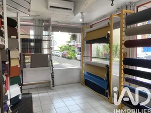 Commercial walls in Pointe-à-Pitre (97110)