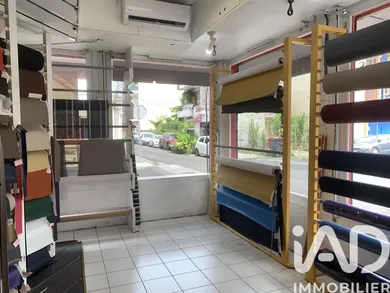 Commercial walls in Pointe-à-Pitre (97110)