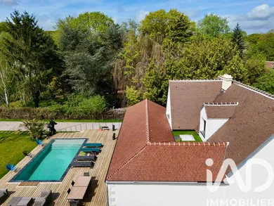 Architectural house in Grosrouvre (78490)