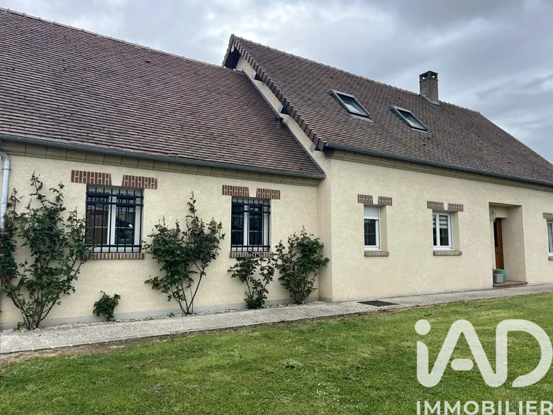 Maison 6 pièces 160 m² · à Étrépagny · 160 m² · 281 000 €
