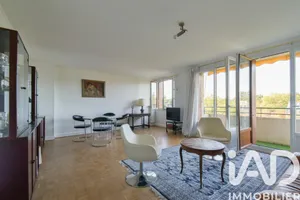 Apartment in Paris (75020)