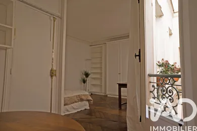 Apartment in Paris (75004)