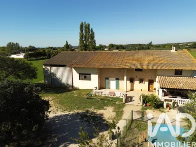 Maison à Arles (13200)