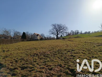 Terrain à Arpajon-sur-Cère (15130)