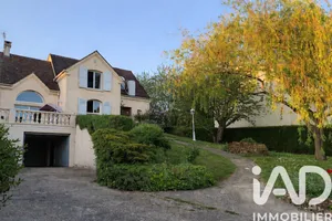 Architectural house in Villejust (91140)