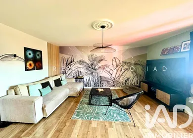 Apartment in Ollioules (83190)