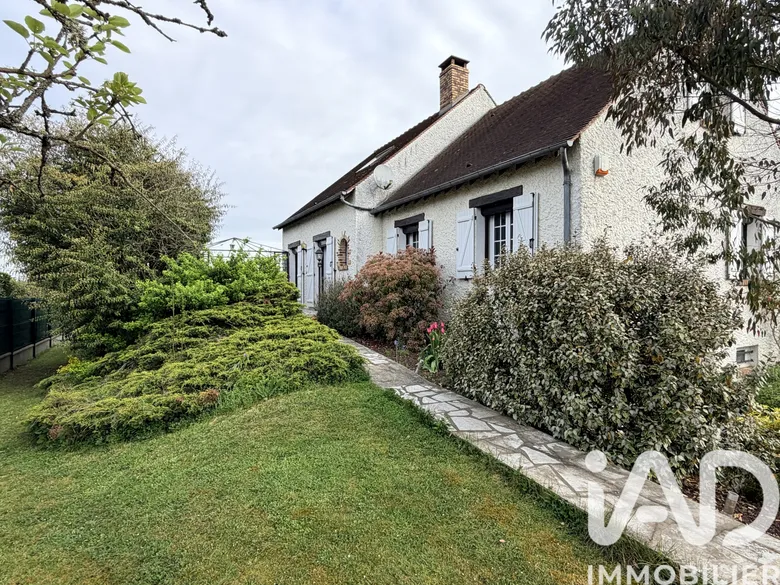 Maison 6 pièces 160 m² · à Varennes-Jarcy · 160 m² · 480 000 €