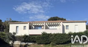 Building in Six-Fours-les-Plages (83140)
