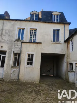 Immeuble à Montval-sur-Loir (72500)