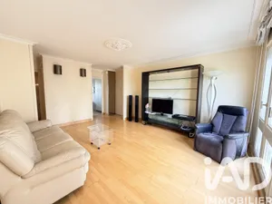 Apartment in Rezé (44400)