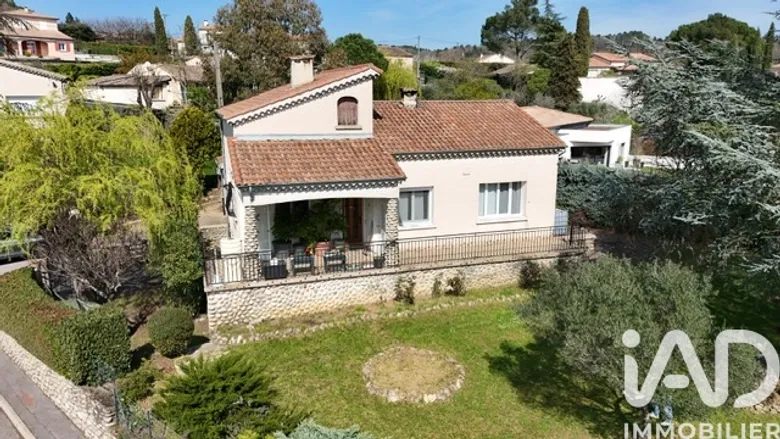 Maison 5 pièces 90 m² · à Ucel · 90 m² · 228 000 €