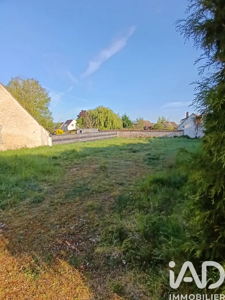 Terrain à bâtir à Chichery (89400) · 43 500 €