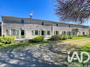 Longere in Saint-Pompain (79160)