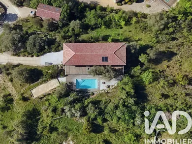 Maison d'architecte à Castelnau-de-Guers (34120)