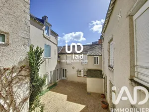 Building in Mer (41500)