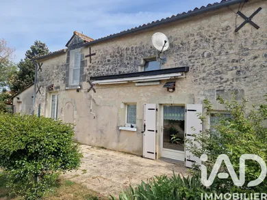Longere in Saint-Macaire-du-Bois (49260)