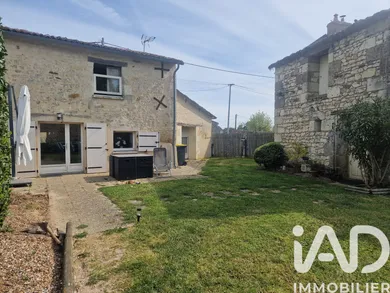 Longere in Saint-Macaire-du-Bois (49260)
