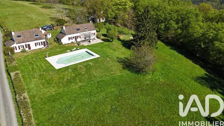 Maison 12 pièces 166 m² · à Maltat · 166 m² · 294 000 €