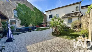 Townhouse in Sainte-Cécile-les-Vignes (84290)