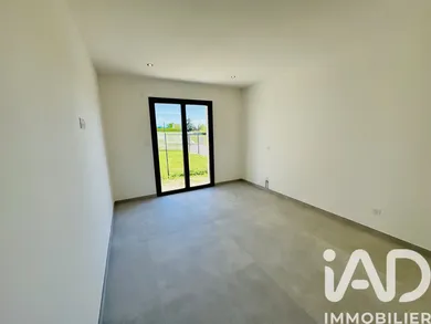 House in Pajay (38260)