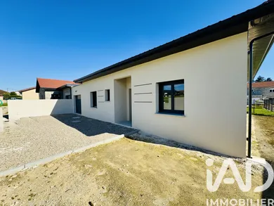 House in Pajay (38260)