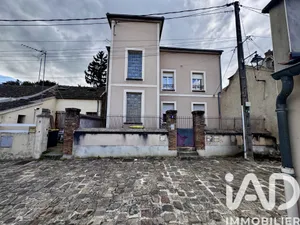 Building in Montereau-Fault-Yonne (77130)