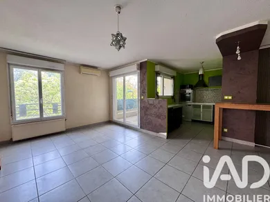 Apartment in Grenoble (38100)