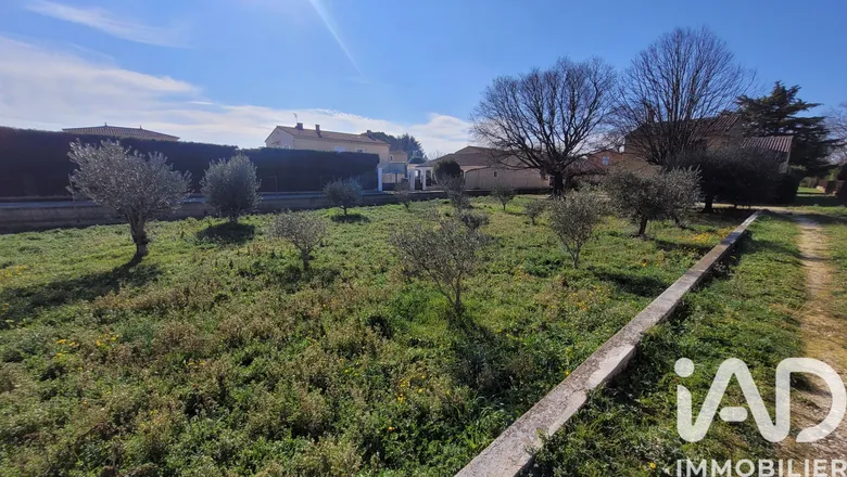 Terrain à Morières-lès-Avignon (84310) · 139 000 €