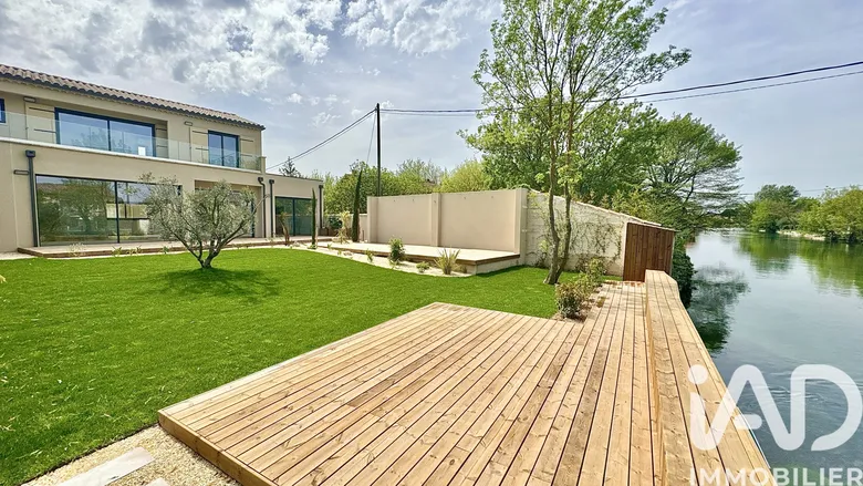 Maison 5 pièces 156 m² · à L'Isle-sur-la-Sorgue · 156 m² · 849 000 €