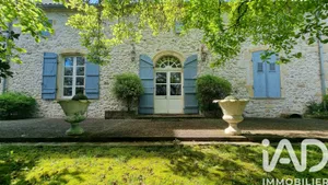 Château à Sainte-Radegonde, France (33350)