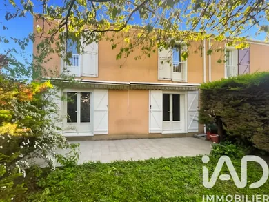 Maison à Combs-la-Ville (77380)