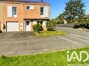 Maison à Combs-la-Ville (77380)