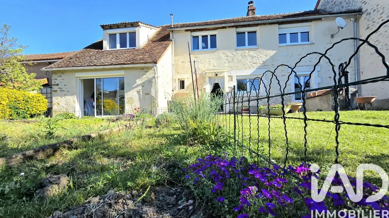 Maison 5 pièces 155 m² · à Lignac · 155,5 m² · 127 000 €