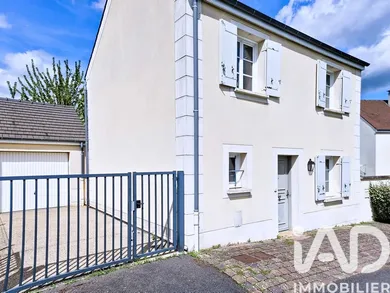 Traditional house in Magny-le-Hongre (77700)