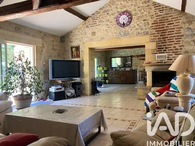 Maison à Saint-Cyprien (24220)
