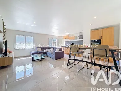 Apartment in Solliès-Pont (83210)