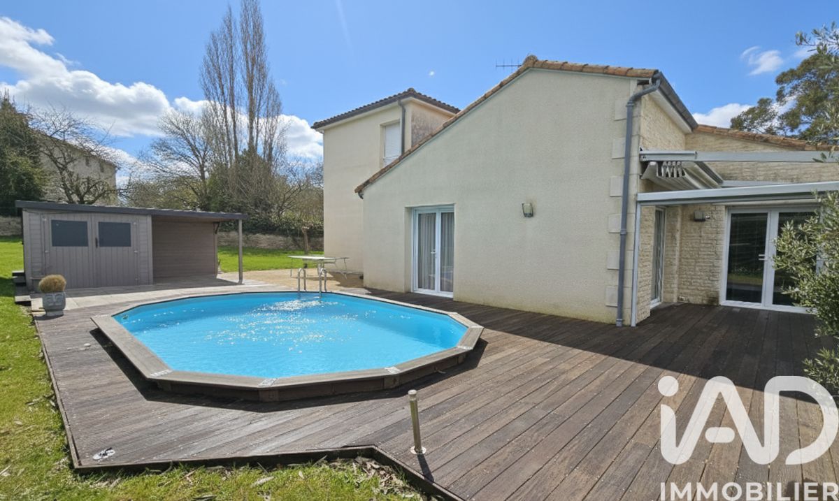 maison à Aiffres