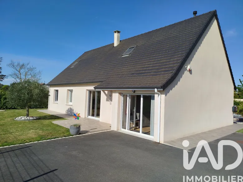 Maison 9 pièces 156 m² · à Bourges · 156 m² · 389 000 €