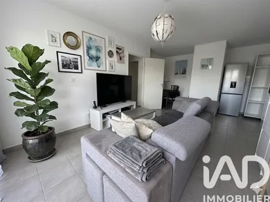 Apartment in Ambarès-et-Lagrave (33440)