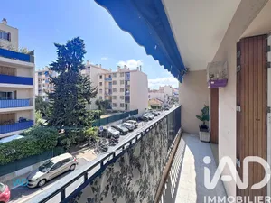 Apartment in Golfe-juan (06220)