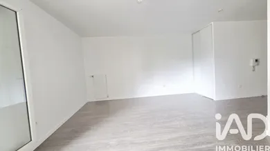 Apartment in Thiais (94320)