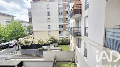 Apartment in Thiais (94320)