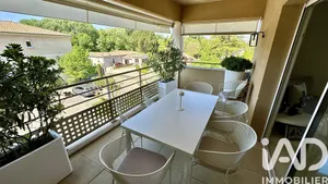 Apartment in L'Isle-sur-la-Sorgue (84800)