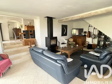 House in Pierrerue (04300)