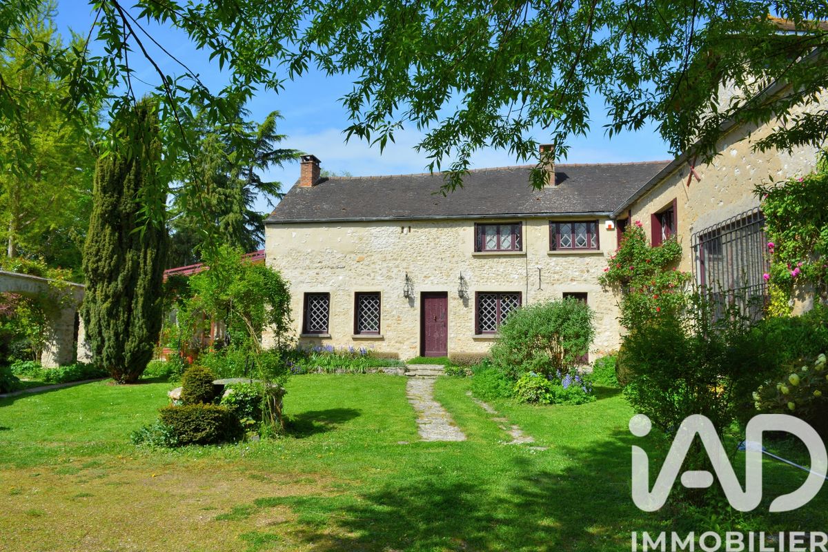 maison à Montfort-l'Amaury
